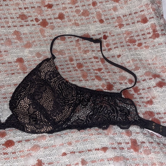 Victoria’s Secret Very Sexy Black Lace Push Up Bra Without Padding - Picture 3 of 5